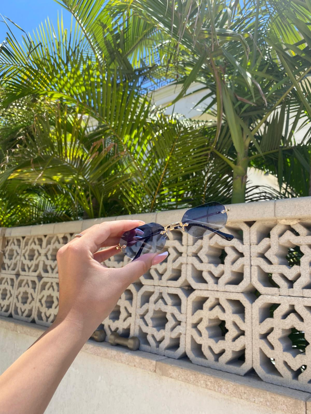 משקפי שמש טכנו כחולות